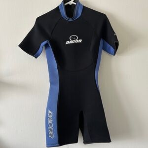 Dacor Shorty Wetsuit, Size 7/8; 3/2MM; 100% neoprene